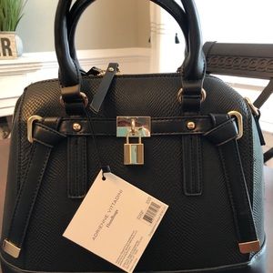 🥰NWT‼️Adrienne Vittadini Satchel/crossbody💕
